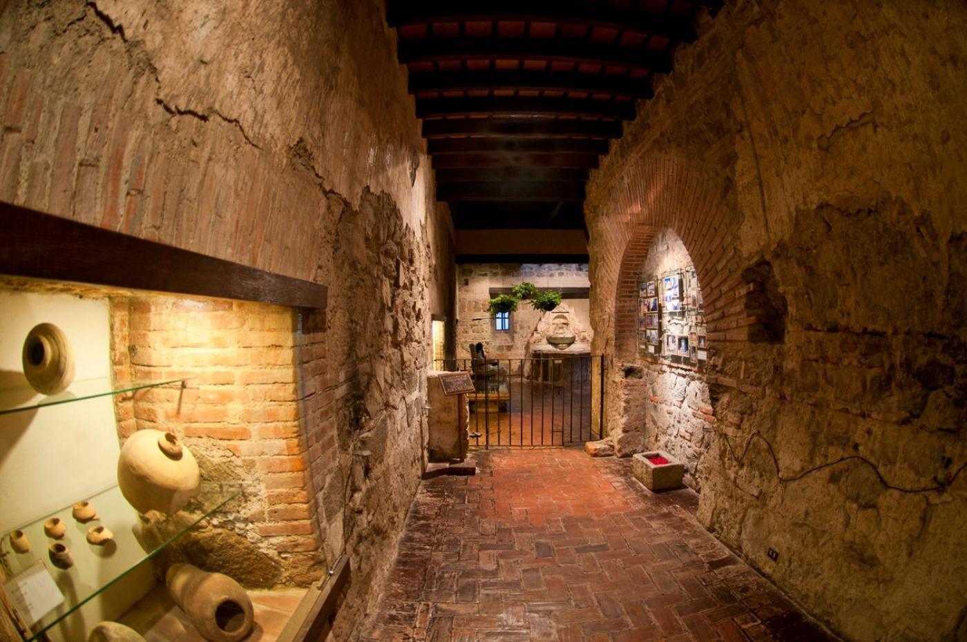 Hotel Museo Spa Casa Santo Domingo Antigua Exterior foto The narrowest street in the world