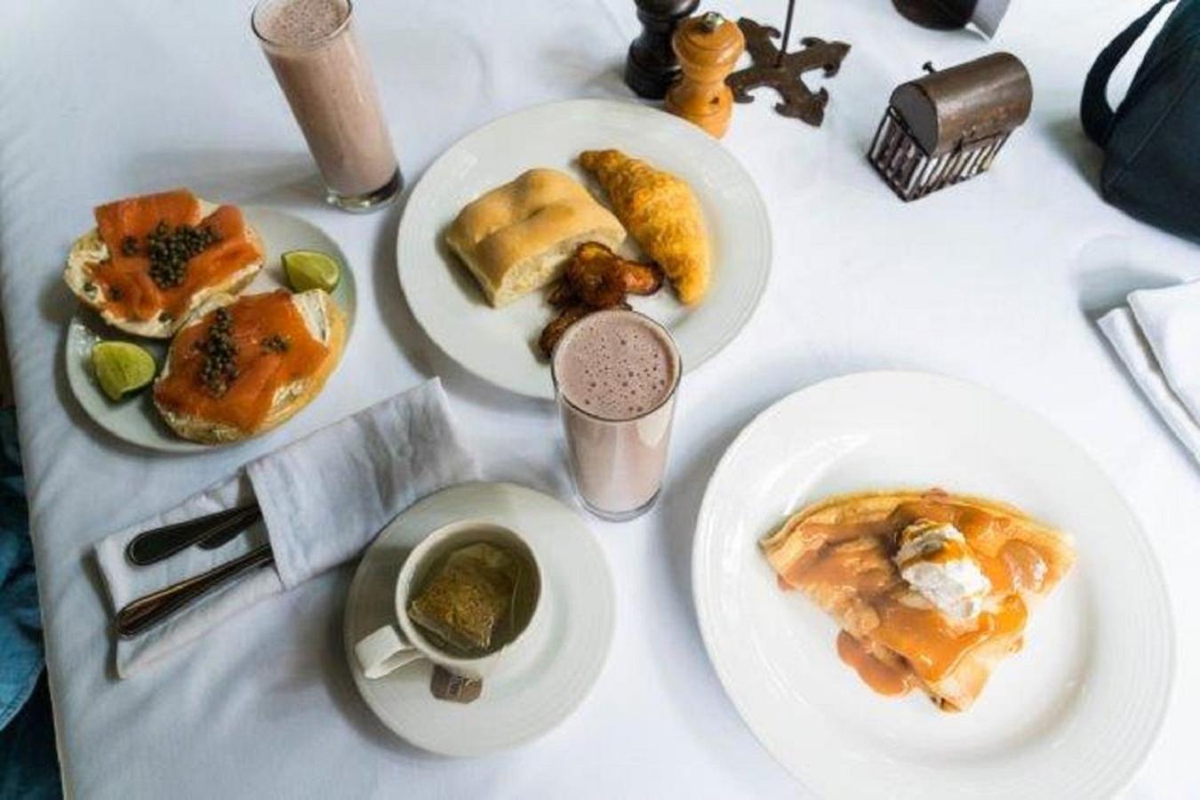 Hotel Museo Spa Casa Santo Domingo Antigua Exterior foto A typical breakfast in the Dominican Republic