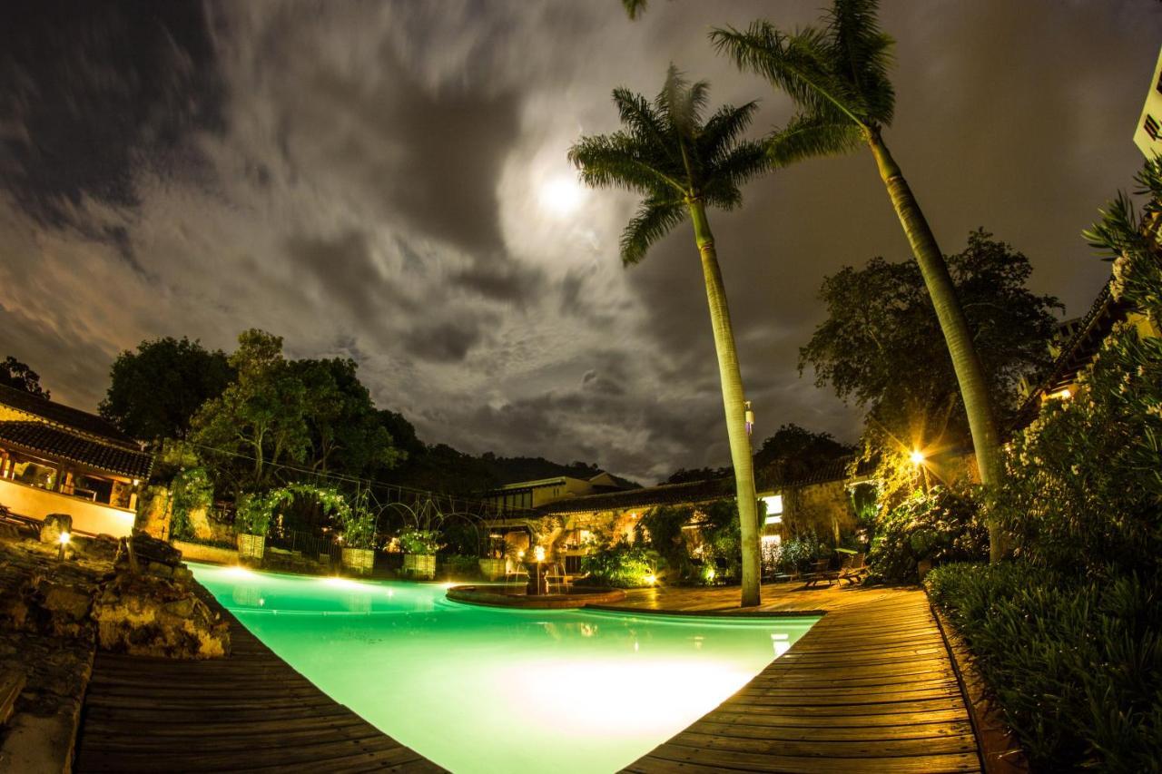 Hotel Museo Spa Casa Santo Domingo Antigua Exterior foto The resort at night